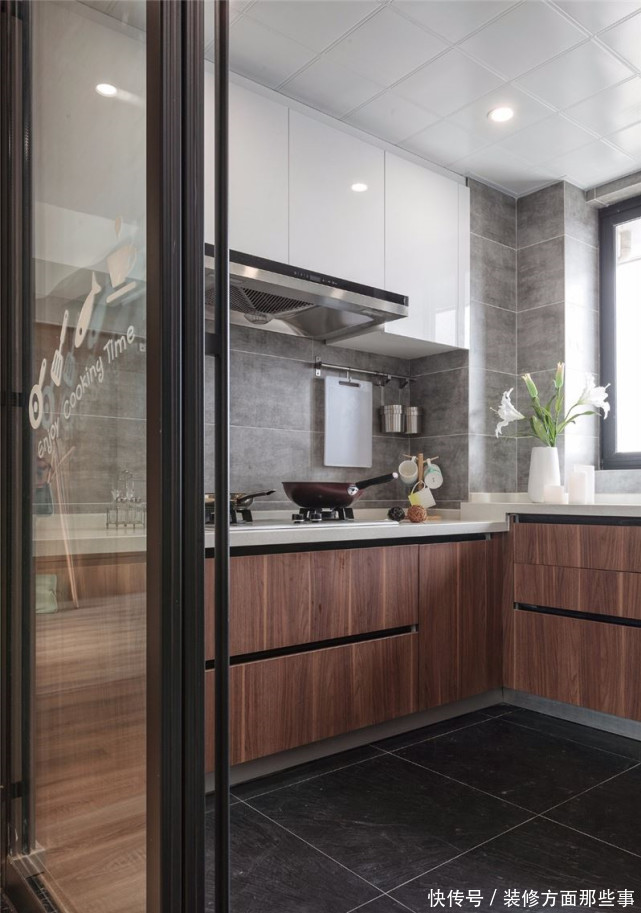 温馨|150平简约风格四居室,卧室温馨又不失情调