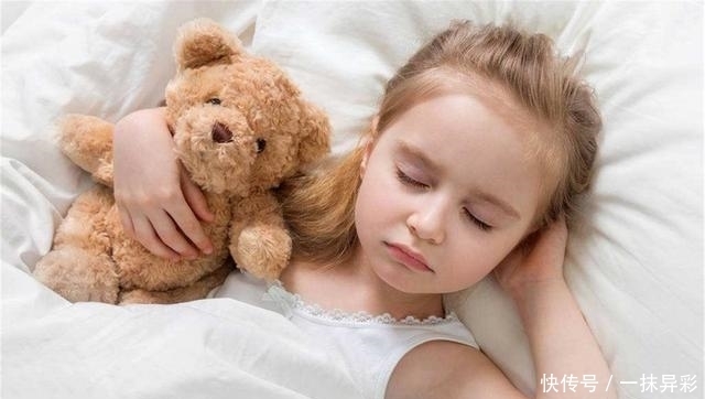 畸形|父母的4种做法,可能导致宝宝骨骼畸形,别大意,不少人犯