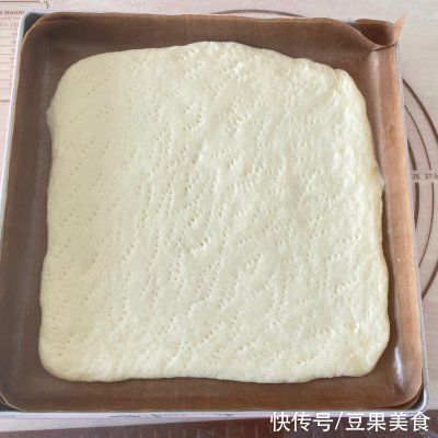 吃不腻的肉松面包卷这样做永远不开裂??