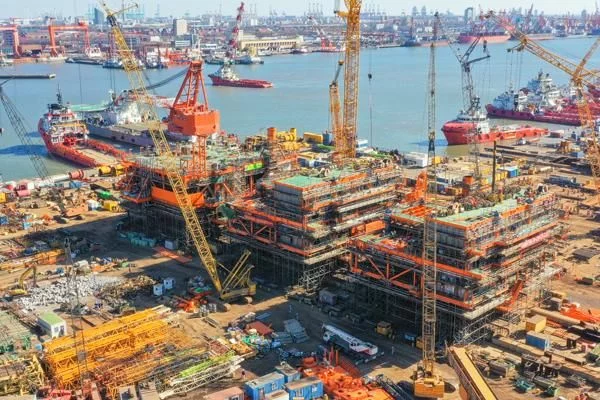 提高油气资源开发效率我国海上油田平台实现标准化设计和建造