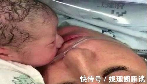 助产士|为什么孩子刚出生,助产士不给穿衣服就让妈妈抱?两个原因