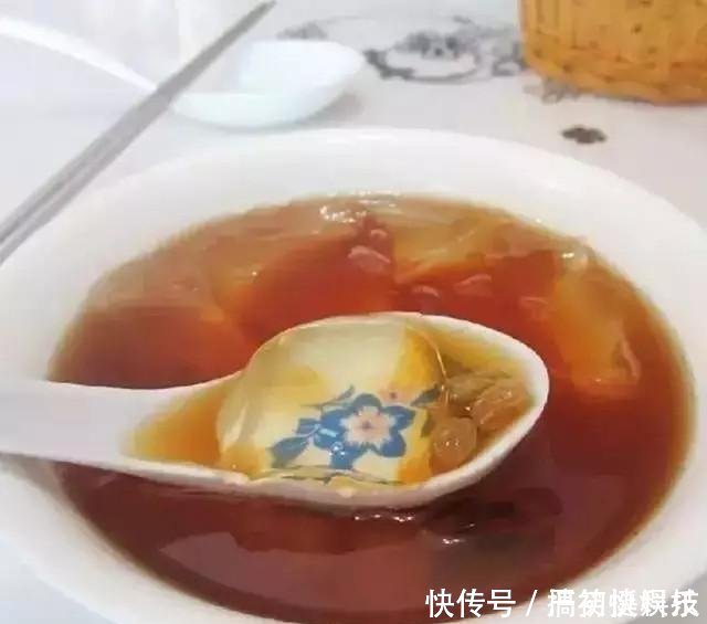 老玉米这样处理,一粒玉米一条鱼,还真不算什么难事!