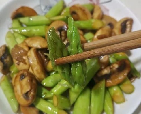 夏天多吃此菜,鲜嫩脆爽低脂低卡比肉香,最适合减肥党!还掉肉