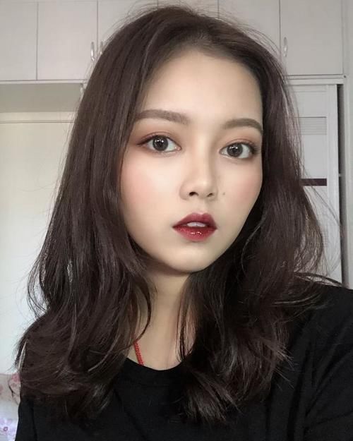 35岁女人染发前,先看你适合什么发色,简单从4点判断,不会错