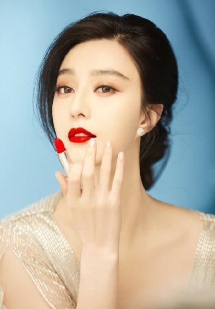 口红是“粘杯”好还是“不粘杯”好？看完大家都惊讶了