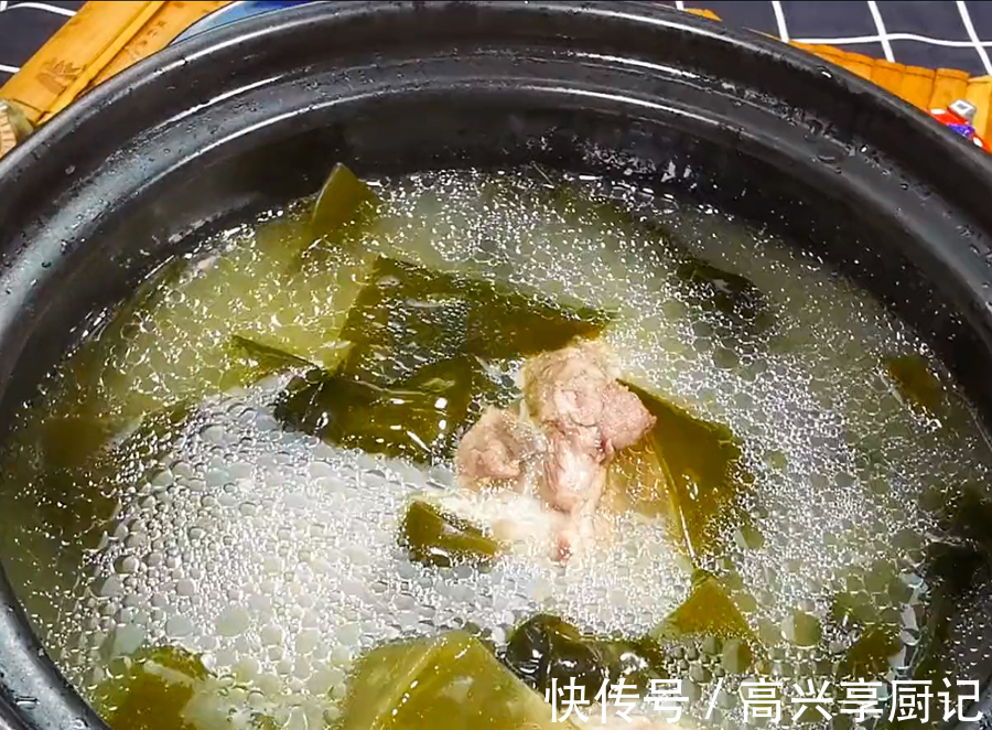 砂锅|春季,做海带排骨汤,要记住“3开3落”,把营养给“煮”出来
