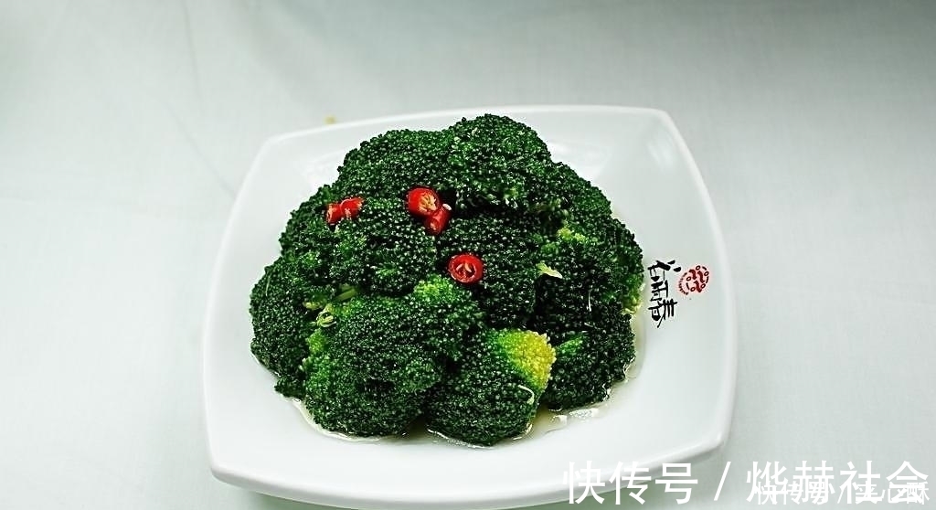 维生素提个醒:西兰花和此物一起吃,是没病找病,趣友:早知道,就好了