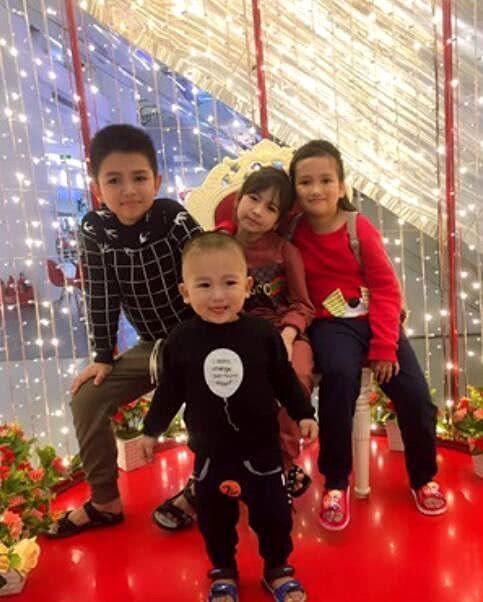 kh女子21岁开始生娃30岁已生5个孩子，其中4个还是剖腹产