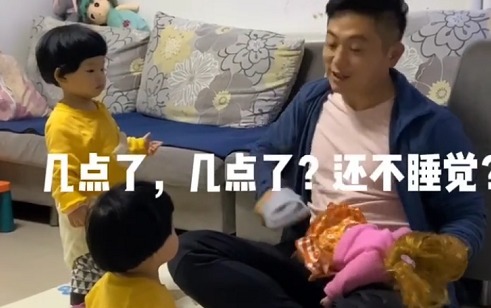 奶爸|奶爸“杀鸡给猴看”式带娃火了,娃动真格的了,糟老头子坏得很