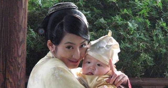 乳娘|当溥仪的乳娘有两个规矩,一是每天必须吃猪肘,还有一个不近人情