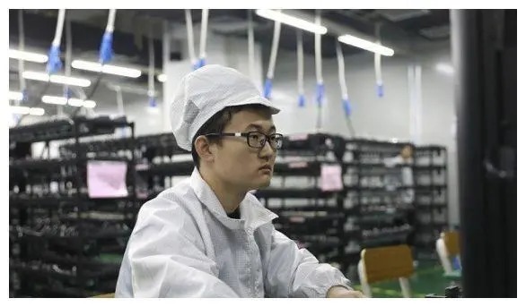 工厂|让曹德旺悲哀的就业观：年轻人情愿满大街跑外卖，为何不愿进工厂拿高薪呢？