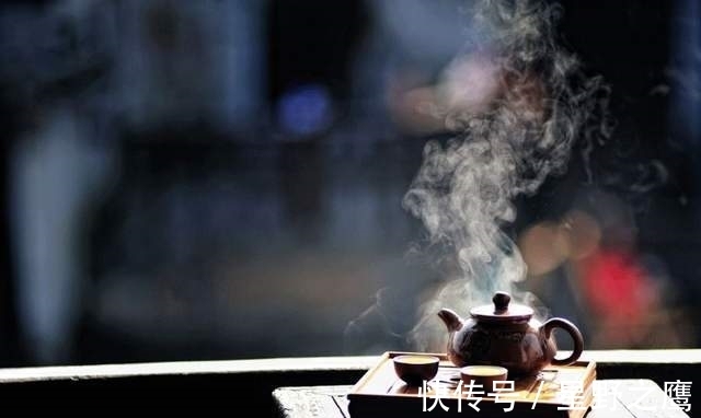 冬天@寒夜煮茗,围炉清谈。宋诗里的冬天温暖美好,是生活不可缺的诗意