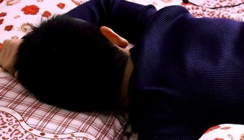 睡觉不能脚朝西头朝东,是迷信还是有科学依据告知你真相