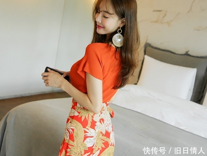 美女|美女街拍:长腿细腰曲线优美的妹子,精致打扮,回头率很高哟!