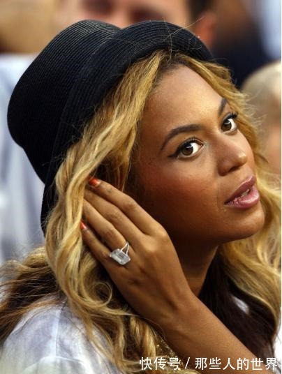 国际铂金协会 当代最具标志性铂金订婚戒指大盘点!