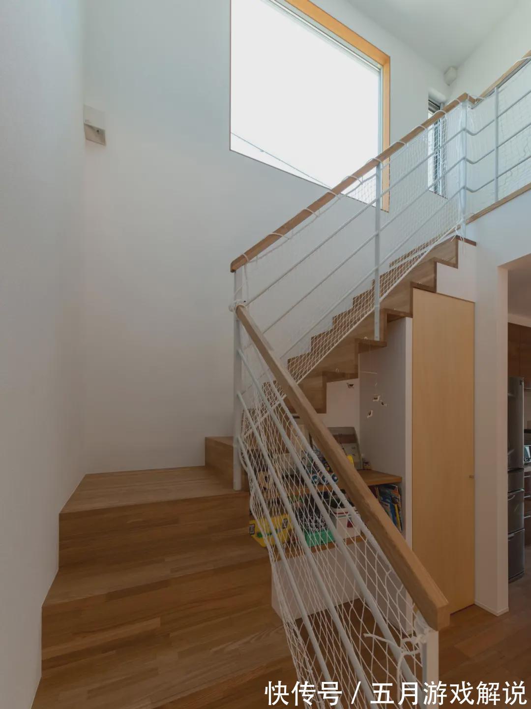 楼梯|120平复式房，客厅设计实在漂亮！超大落地窗采光充足，舒服！