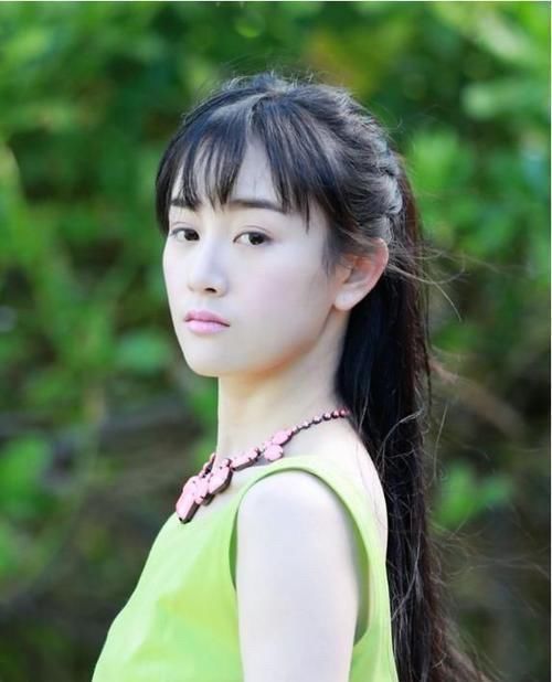 张檬后悔整容卖惨上热搜蹭热度,比张檬美十倍的她,也被整容害了