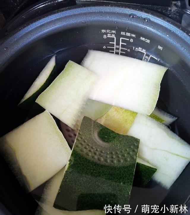 中餐厅:张亮用冬瓜煮汤不去皮?能喝吗?网友:他真的会做菜?