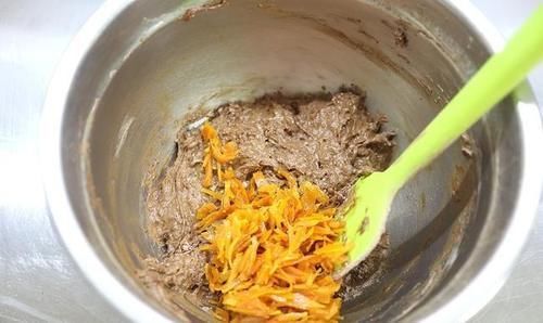 橙皮|夏天想吃蛋糕别愁,2个鸡蛋做12个小蛋糕,15分钟出炉,省心快手