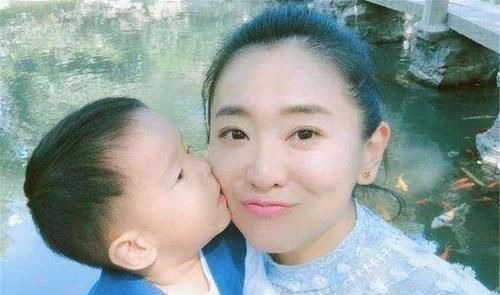 身体机|“月亮姐姐”39岁怀孕,为保胎前3月都不下床,娃的名字很有含义