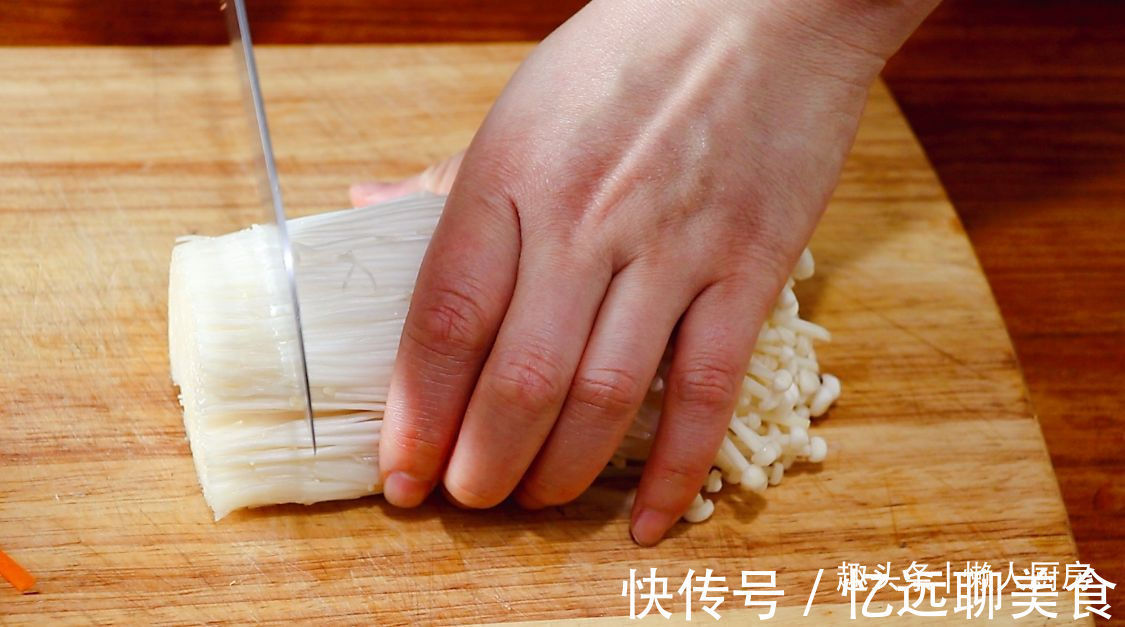 小段|夏天我家就爱这样吃包菜,1.5元一个包菜,人人都吃得起