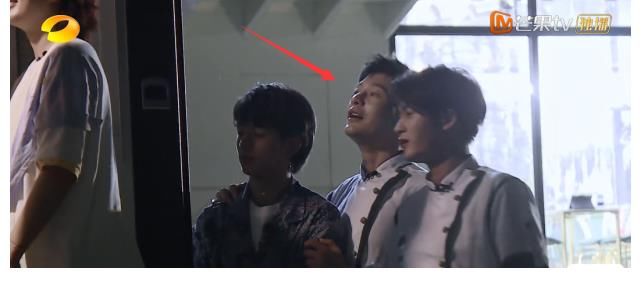 檀健次|《中餐厅》从头乱到尾，宁静大发脾气拒绝沟通，黄晓明低头显格局