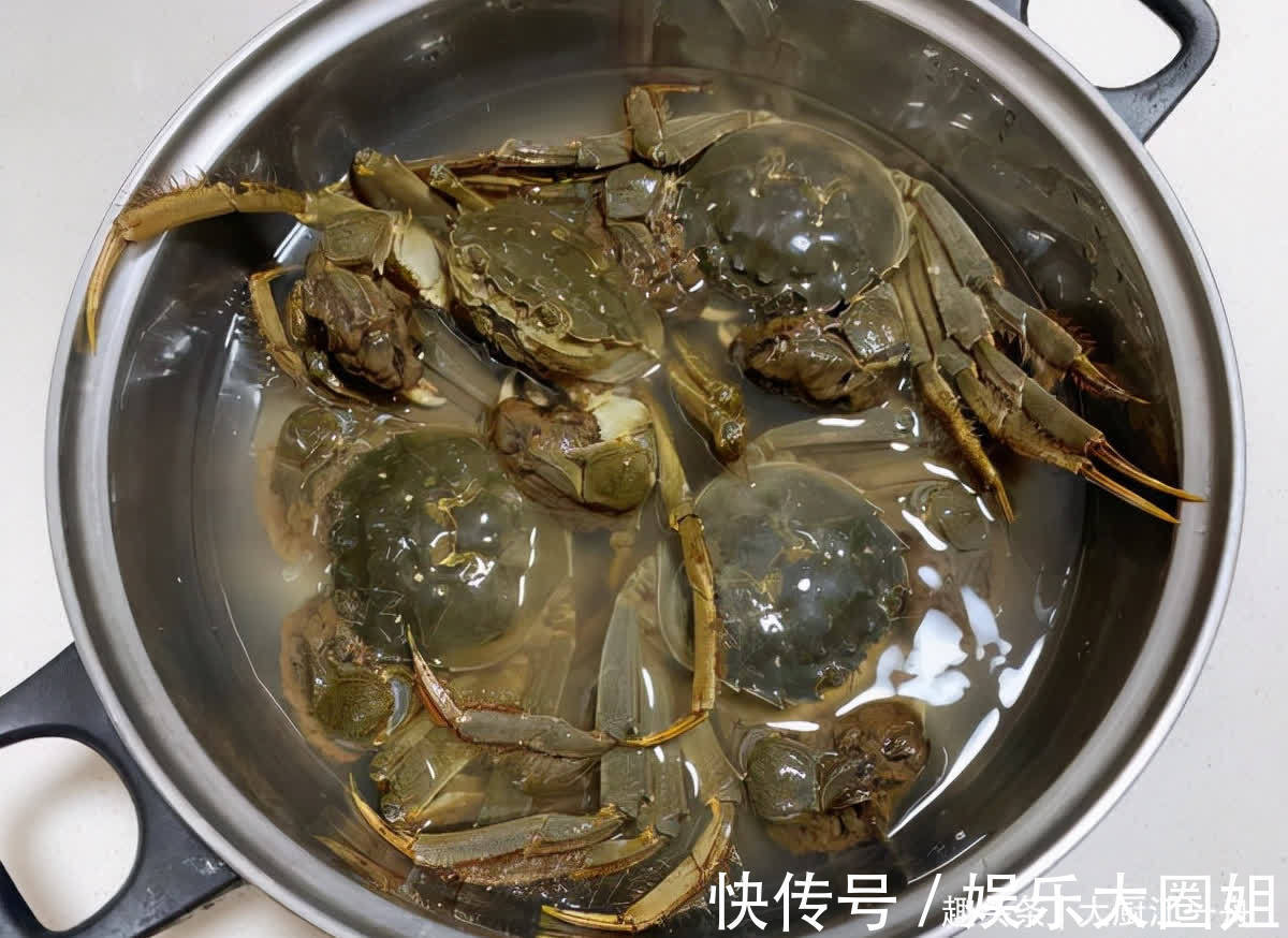 蟹肉|蒸螃蟹时,切记不要直接上锅蒸,多加1步,蟹肉鲜嫩入味不流黄
