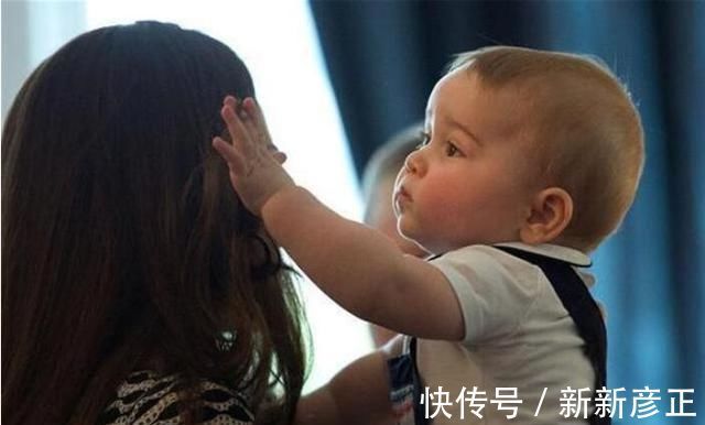 小手|孩子的这4种行为是在向妈妈示爱,家长别在拒绝让宝宝伤心了