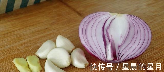 饼子|酱香饼想要好吃，关键在酱料，教你秘制配方，和买的一样好吃！