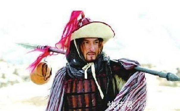 林冲!水浒中最搞笑的禁军教头,为了逞威风,被敌将一刀斩于两段