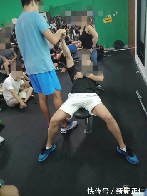 俯卧撑|听说胸肌好练，胸型难修，练成啥样一切随缘