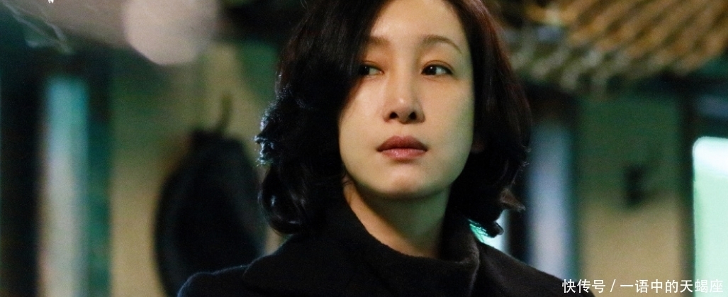 张翰|秦海璐吃大碗米饭不算啥,饭桌上大口吃虫子引热议,张翰当场愣住