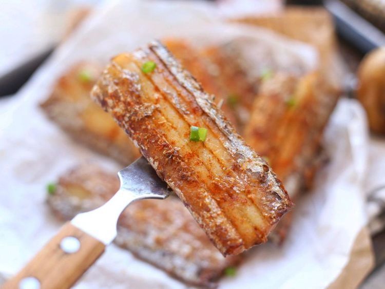 微波炉烤香的带鱼,不再有海腥的味道,却让味蕾品出蔚蓝与辽阔