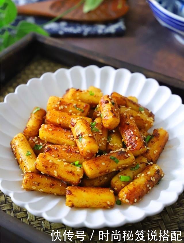 炒年糕|家常炒年糕,炒前多加一步,年糕软糯Q弹,入味好吃还不粘锅