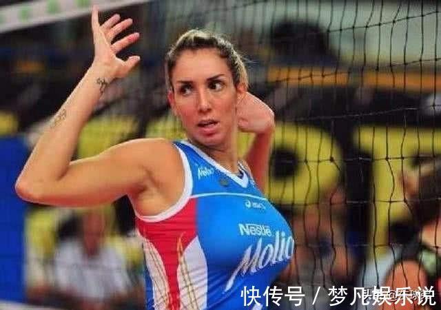 中国女排|巴西女排球员塔伊萨为何宁愿退出国家队也不取胸部假体?