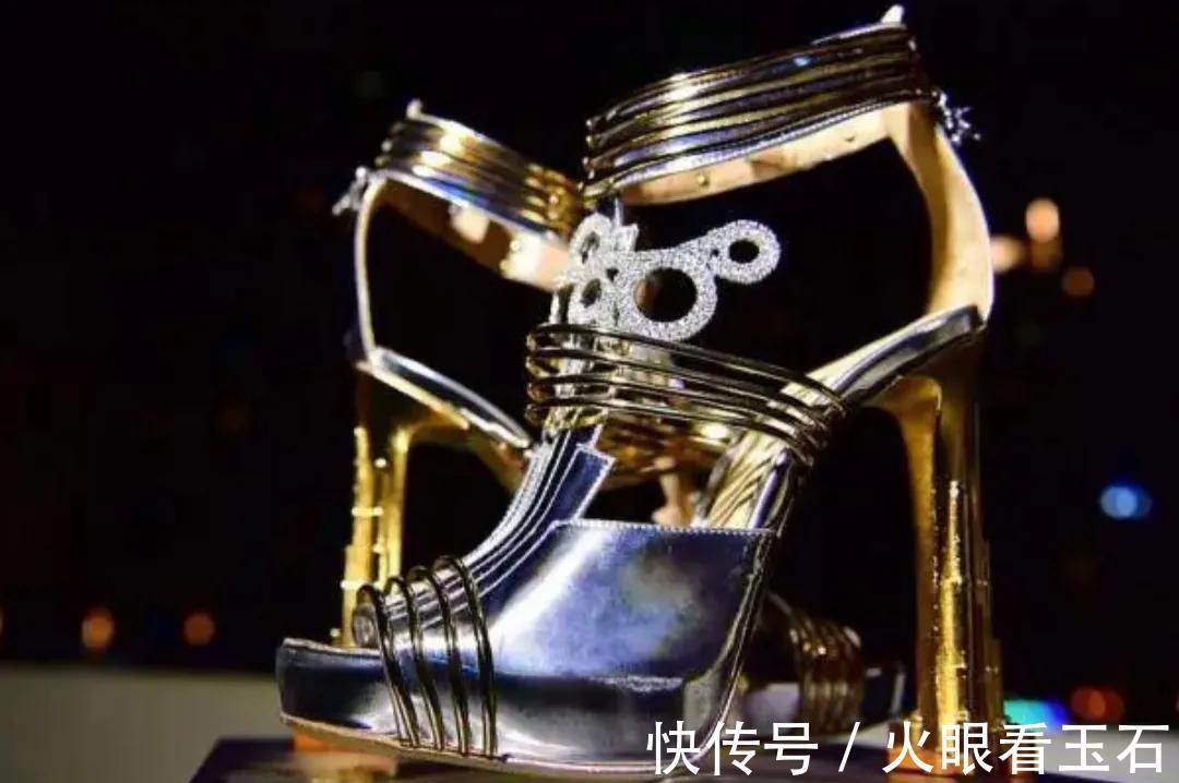 鞋子 将镶满珠宝的鞋子踩在脚下,会是什么样的感受?