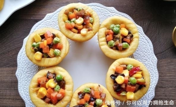 美食推荐：芹菜虾仁，千张丝炒韭菜，五彩窝窝头，百合银耳莲子羹