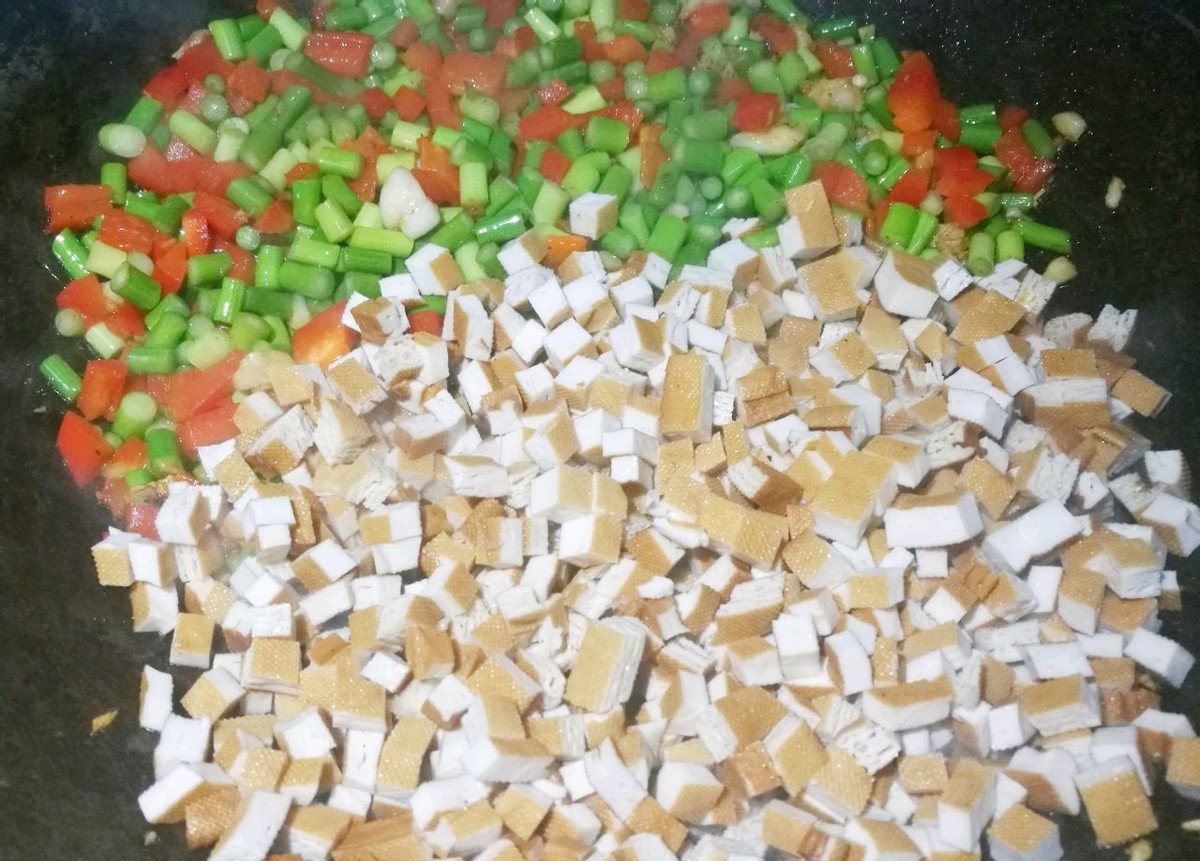 这道菜|香干搭配蒜薹,随手一炒就是一道下饭菜,大人孩子都爱吃