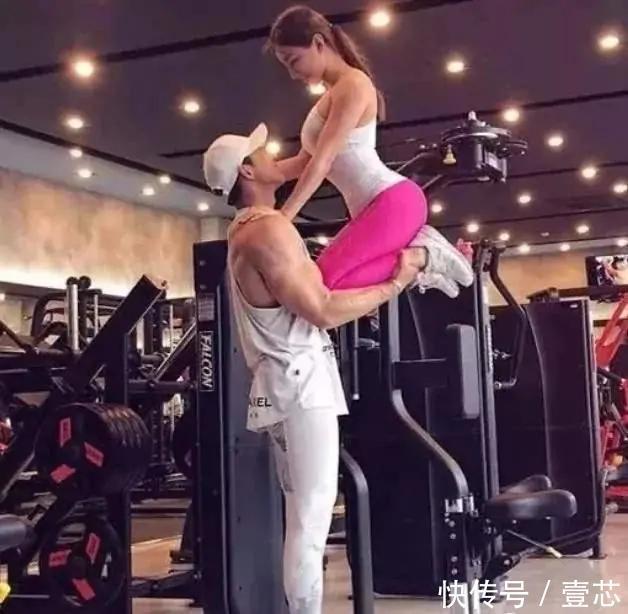 翘臀|她的照片被韩国宅男设为屏保,身材前凸后翘,符合大众审美