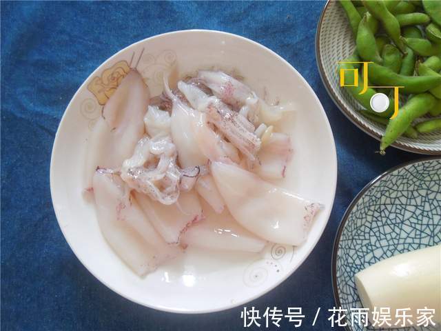 步骤|炒鱿鱼怎么处理才能又脆又嫩配合这两种蔬菜口感温和，营养均衡