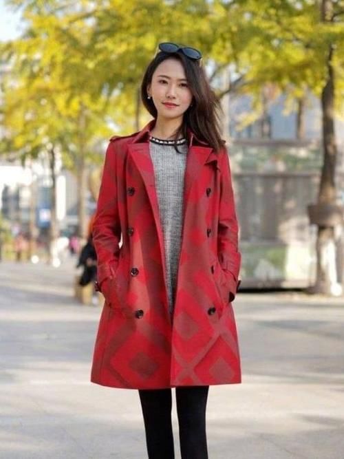 时尚穿搭|时尚穿搭的美女，一身绿色包臀裙，性感的同时让人把持不住
