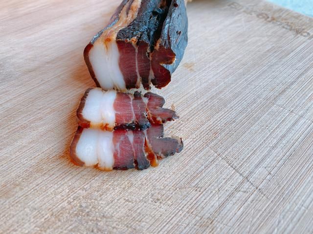 几十年的酱油肉配方，4个技巧，咸度适中，色泽红亮比腊肉更好吃