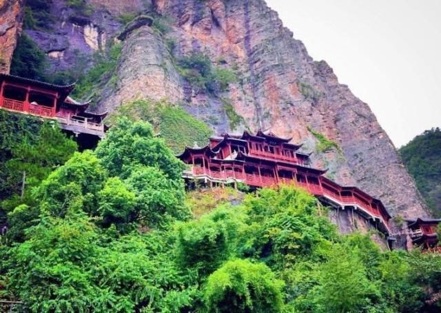 浙江最“壮观”的三处景点，景美、山悬、形真，抽空来看看吧！