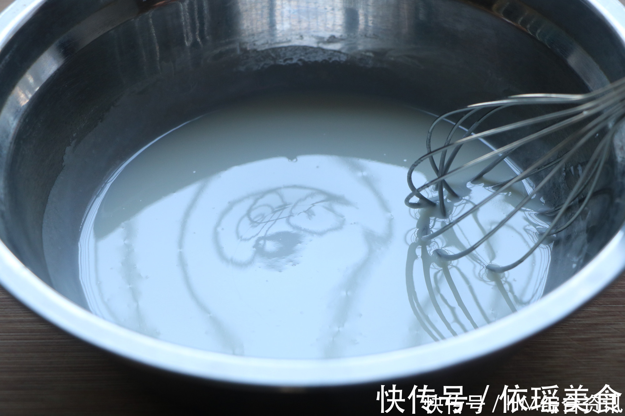 孩子最爱的蛋糕卷，掌握正确方法不开裂，好吃好看，简单失败率低