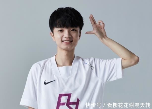 iboy 幸好不用和宝蓝搭档!iboy节目发言引争议,宝蓝粉丝怒喷虎牙