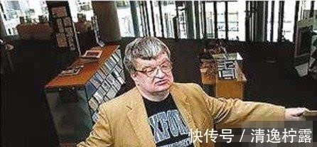 缩骨功|5个奇葩吉尼斯纪录，男子过目不忘9000本书，艺人玻璃渣洗脸！