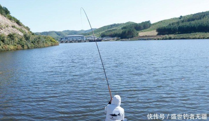 搭配饵料不能忽略的5个事项，饵料对了口，轻松爆护——盛世三渔