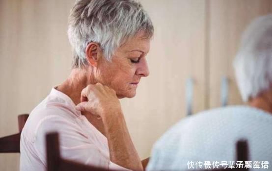 胆汁|肝不好,身体有4个信号,这1“酸”若你爱吃,肝会更加鲜活红润