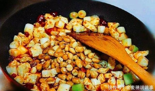 宫保鸡丁做法，酸甜开胃又爽口，美味的吃不够！