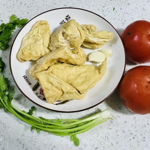 番茄炒炸豆腐，酸酸甜甜味道好，开胃下饭